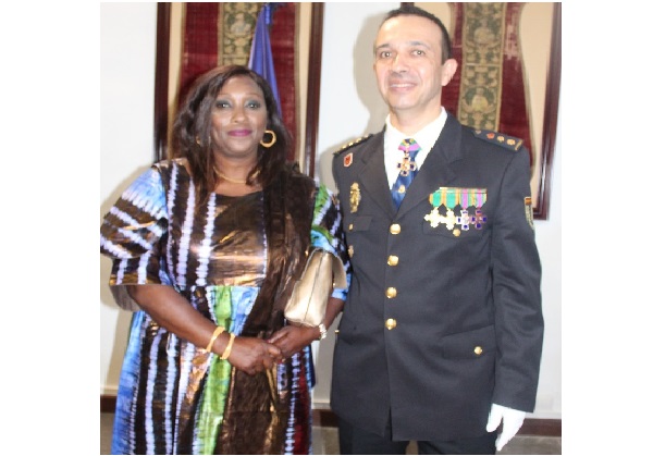 Espagne : Notre compatriote Awa Pathé Ndiaye honorée par la Police Nationale de Tenerife.