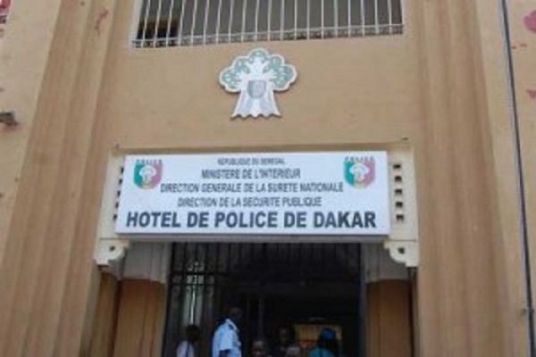 Les vibrations aux grilles du Palais secouent le commissariat de Dakar : Mamadou Ndour remplacé par El Hadj Cheikh Dramé le commissaire de l’aéroport de Diass
