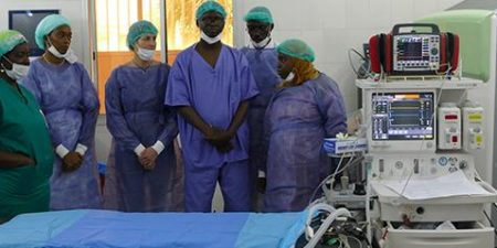 Chirurgie pédiatrique :  Des médecins se penchent sur deux pathologies congénitales très rares