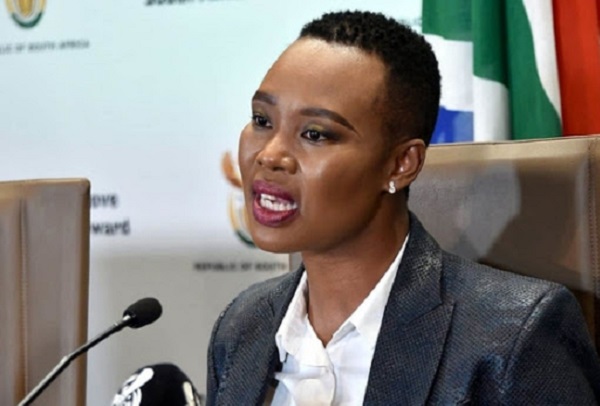 Afrique du Sud : Stella Ndabeni-Abrahams, ministre sud-africaine de la communication suspendue deux mois pour avoir violé le confinement