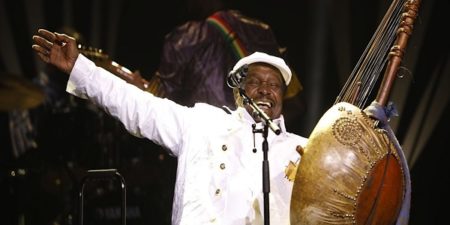 Décès de Mory Kanté : Baba Maal et Youssou Ndour saluent  « l’Aîné » et la « Référence »