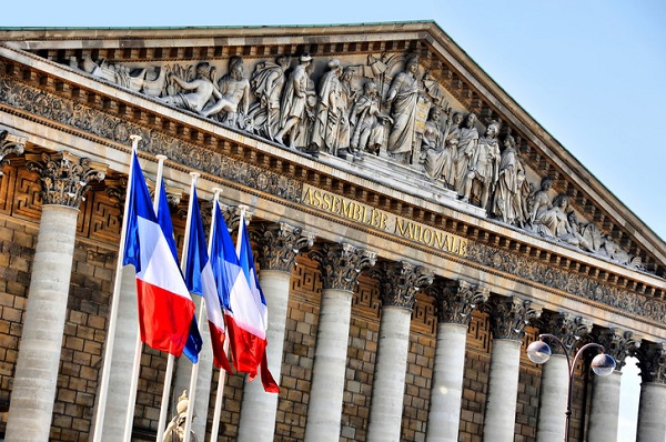France-Proposition de loi visant à interdire la diffusion d’images de policiers : RSF demande que ce texte ne soit ni inscrit à l’ordre du jour de l’assemblée, ni examiné.