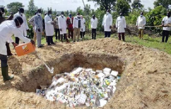 Togo : plus de 3 tonnes de faux-médicaments vétérinaires détruits à Kara
