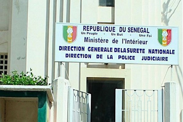 Escroquerie sur des véhicules, marchés fictifs Une fausse fille du Général Moussa Fall et ex-employée des Finances arrêtée par la Dic