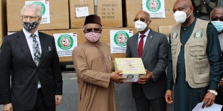 Réponse à la Covid-19 : la CEDEAO remet du matériel médical essentiel au Nigeria