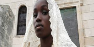 L&rsquo;Italie de plus en plus raciste. Une sénégalaise, femme mannequin, insultée de manière barbare sur les réseaux sociaux en Sardaigne