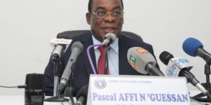 Présidentielle ivoirienne: l&rsquo;opposition déplore des morts et dénonce une « parodie » d&rsquo;élection