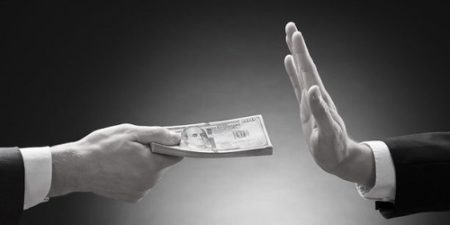 Compte à rebours vers 2030 : sans lutte contre la corruption, les objectifs climatiques risquent l’échec, alerte Transparency International