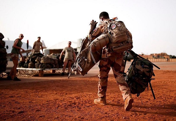 Analyse : La France va transformer son opération militaire au Sahel (Par Paul Ejime)