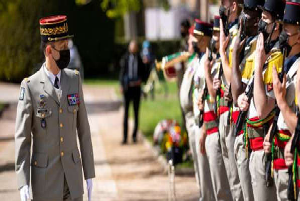 Tribune des militaires :  convoqués devant un « conseil supérieur », : six généraux français risquent la radiation