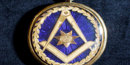 Quand l’homosexualité et la franc-maçonnerie viennent se greffer aux pillages de nos ressources : l’occident et sa tentative satanique en Afrique