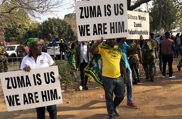 L&rsquo;ex-président Zuma mobilise un soutien politique pour fuir la justice (Par Paul Ejime)