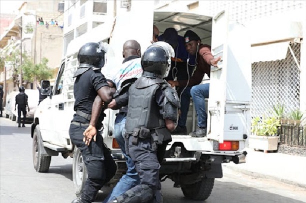 Histoire rocambolesque survenue hier : Arrestation de A. Ndiaye devant le domicile familial de Sonko