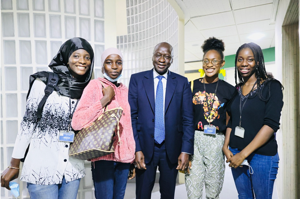 Concours de rédaction de blog Région Afrique de la Banque mondiale: Marième Fatou Dramé remporte le trophée