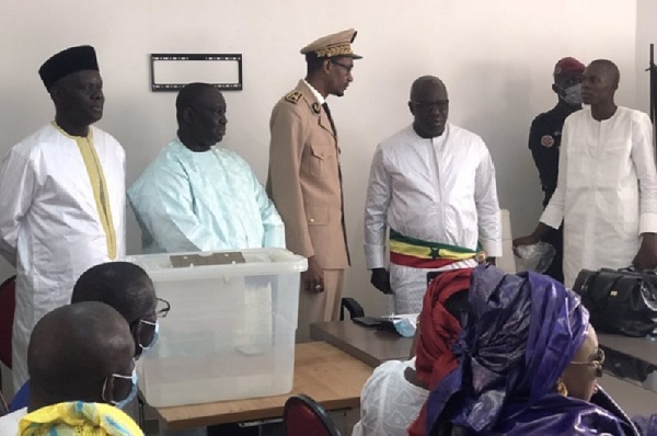 Ababacar Gueye, spécialiste de la décentralisation sur la « cohabitation » à Guediawaye «Sur le travail du maire, il n’y a quasiment aucune conséquence sauf… »