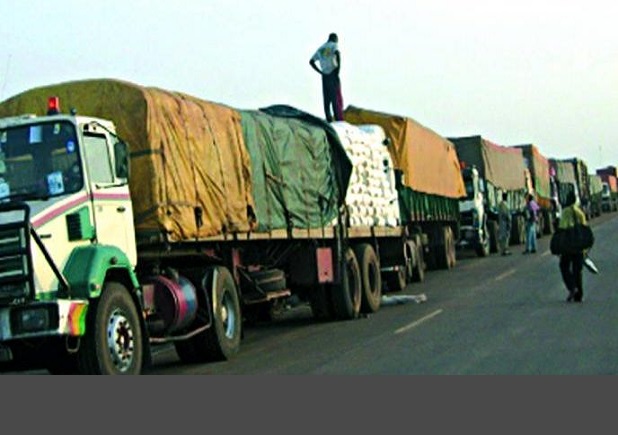 Question de vie ou de mort au Corridor Dakar / Bamako : Les transporteurs alertent sur le sort des 13 camions bloqués au Mali depuis un mois