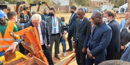 Un nouveau  Goethe-Institut à Dakar : Frank-Walter Steinmeier, le président allemand, a procédé hier à la pose de la première pierre