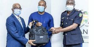 Lutte contre la cybercriminalité: La Commission de la CEDEAO a remis des équipements au Bénin pour renforcer les capacités de sa police