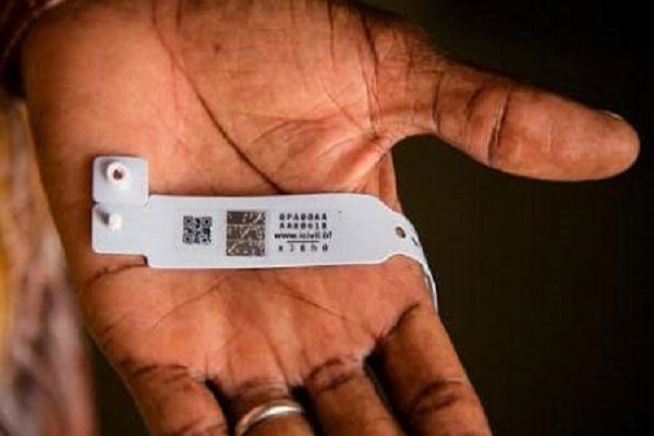 Nouvelle invention : iCivil, un bracelet pour enregistrer automatiquement les naissances, développé au Burkina Faso