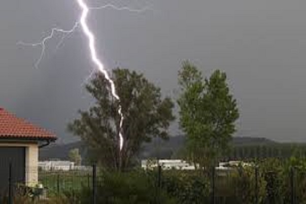 Diama : un saisonnier de 20 ans meurt foudroyé en plein champ lors d’un violent orage