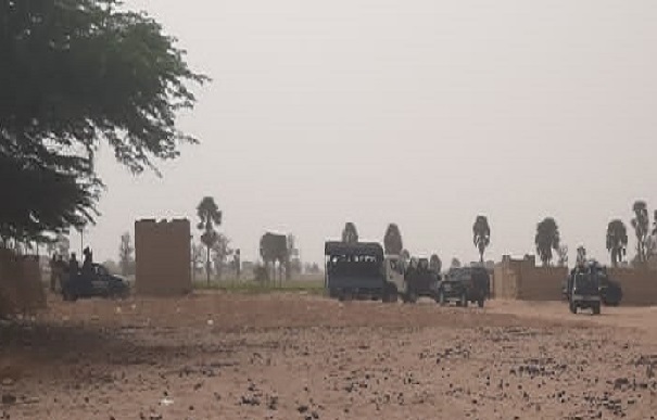 Tensions à Koutal Sérère : 8 voitures de gendarmes pour empêcher la manif contre les voleurs de terre de paysans