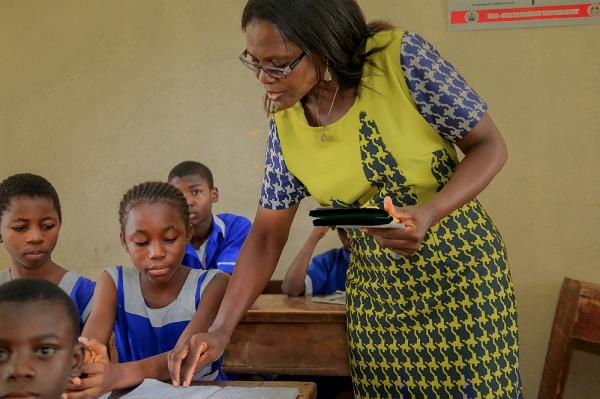 L’EDUCATION DANS LES COMMUNAUTES AFRICAINES MAL DESSERVIES : Les enfants obtiennent un taux d’apprentissage supérieur de 53 %