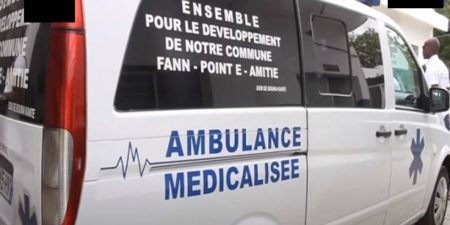 Remise de don : Bouna Kanté dote le Centre de Santé Gaspard Kamara d’’une ambulance médicalisée