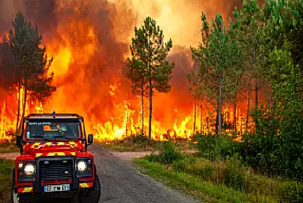 Série d’incendies en France : 26 pyromanes présumés arrêtés depuis le début de l’été