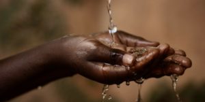SERVICES D’EAU PORTABLE DANS LE MONDE : 2,2 milliards de personnes dans le monde n’ont pas accès selon la Banque mondiale