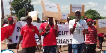Protestations à Sédhiou : des jeunes  marchent pour l’achèvement du stade municipal