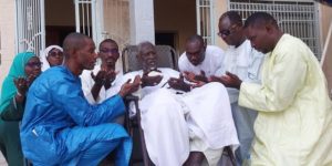 Visite à Touba d&rsquo;une délégation de l&rsquo;APRES : Serigne Mountakha bénit la MPIC et la Cité de la Presse