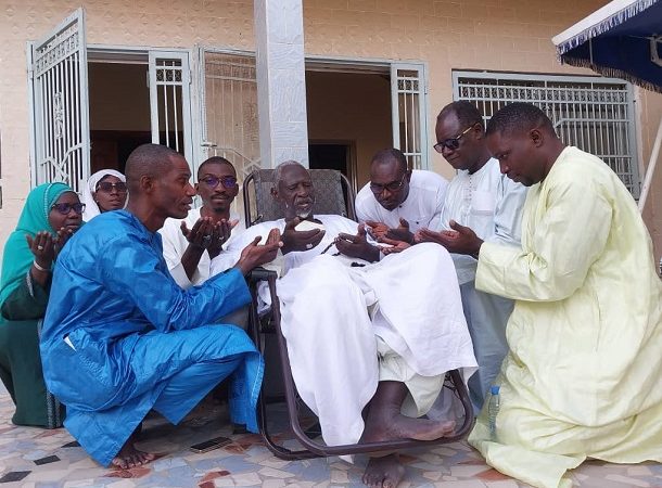 Visite à Touba d’une délégation de l’APRES : Serigne Mountakha bénit la MPIC et la Cité de la Presse