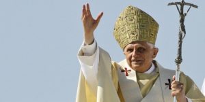 Le catholicisme endeuillé : Décès du Pape émérite, Benoît XVI
