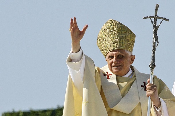 Le catholicisme endeuillé : Décès du Pape émérite, Benoît XVI