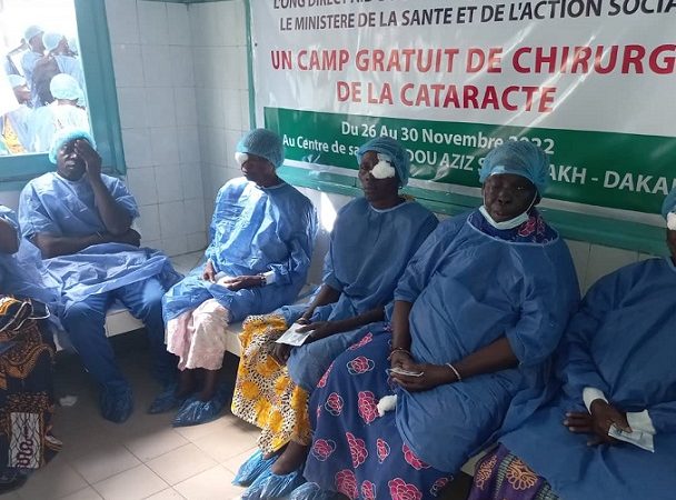 Santé oculaire : Direct Aid au chevêt de plus de 1200 patients de la cataracte aux Parcelles Assainies