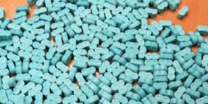 Trafic de drogues de synthèse à Thiaroye : la police intercepte plus de 1 500 comprimés d’ecstasy, Deux trafiquants arrêtés