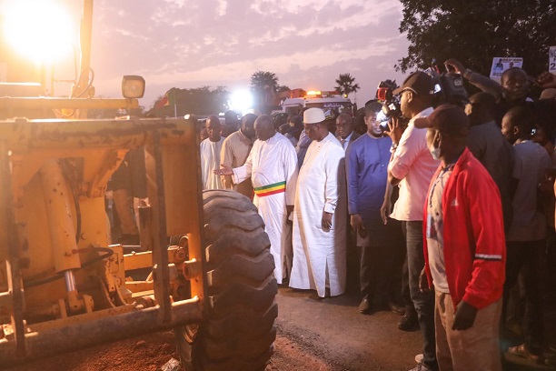 Infrastructures : Macky Sall a présidé au lancement du premier maillon de l’autoroute Dakar-Tivaouane-Saint Louis.