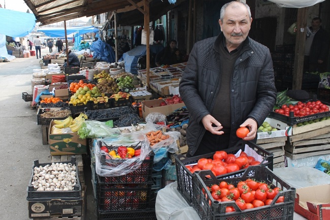 Actualiser des pratiques éprouvées :   perfectionner  des techniques  traditionnelles  dope la production des célèbres tomates azerbaïdjanaises