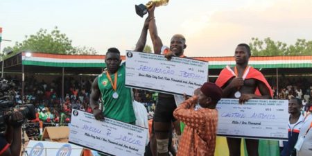 Fin de la 12ème édition du Tournoi de Lutte Africaine de la CEDEAO à Niamey : le Niger au sommet suivi du Sénégal