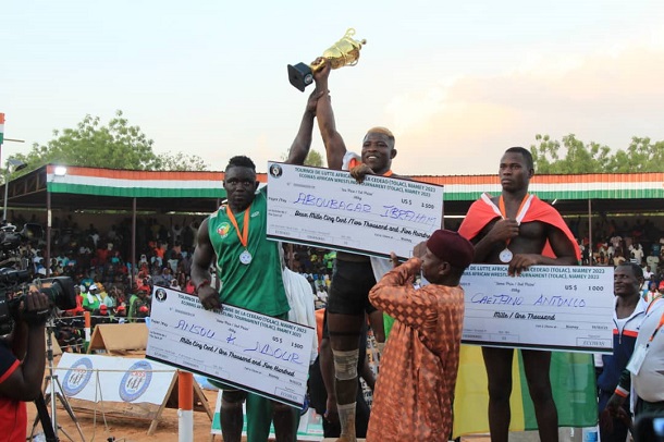 Fin de la 12ème édition du Tournoi de Lutte Africaine de la CEDEAO à Niamey : le Niger au sommet suivi du Sénégal