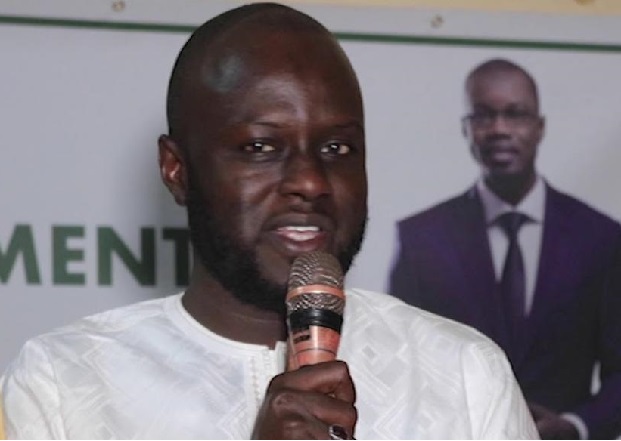 El Malick Ndiaye sous bracelet  électronique : Sa réaction sur le nouveau « PSE’ ou (Pastef sous Surveillance Electronique)