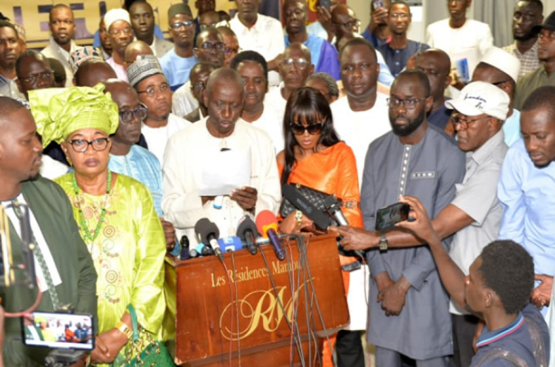 Scènes de violences en série dans plusieurs villes du Sénégal : l’entière responsabilité de Macky Sall, selon la Plateforme F 24