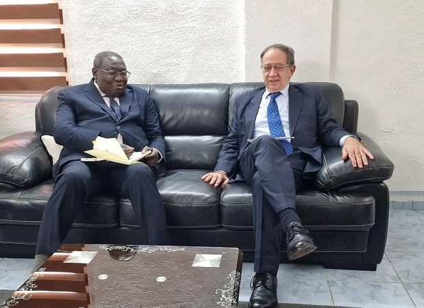 Coopération : l’Ambassadeur d’Espagne auprès du Nigeria et la CEDEAO en visite de travail chez le Commissaire Sédiko Douka