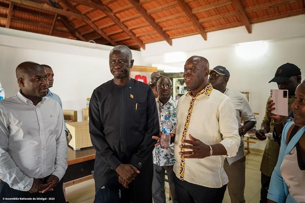 Le Président de l’Assemblée nationale, M. Amadou Mame Diop, a rencontré la communauté sénégalaise vivant au Cabo-Verde.