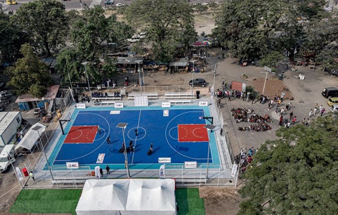 Sport : La NBA africa et l’ads group dévoilent un terrain de basketball rénové et alimenté par l’énergie solaire en RDC