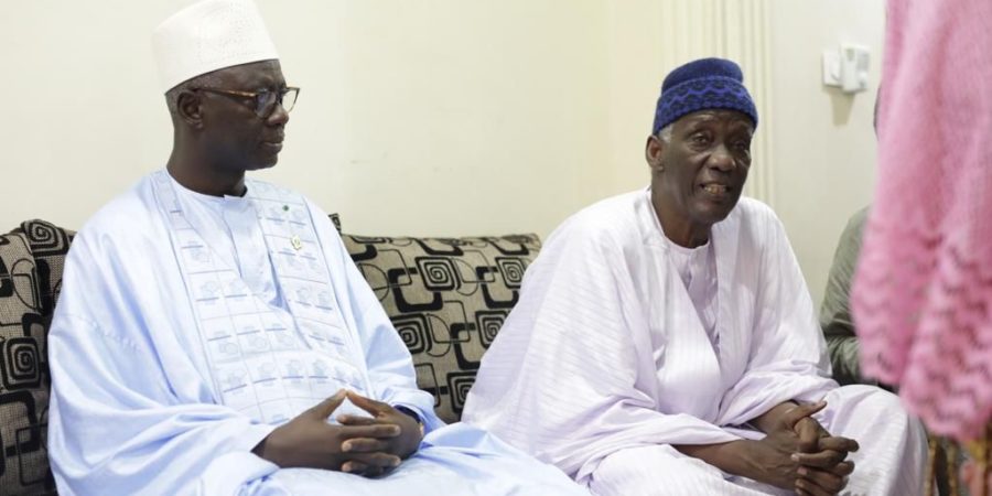 Amadou Mame Diop, en visite à Tivaouane : Le Président de l’Assemblée nationale sollicite des prières pour la Paix et la prospérité du Sénégal