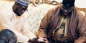 Magal et Solidarité : Serigne Bassirou Mbacke Khadim Awa Bâ offre 5 millions FCFA pour la mosquée de Tivaouane