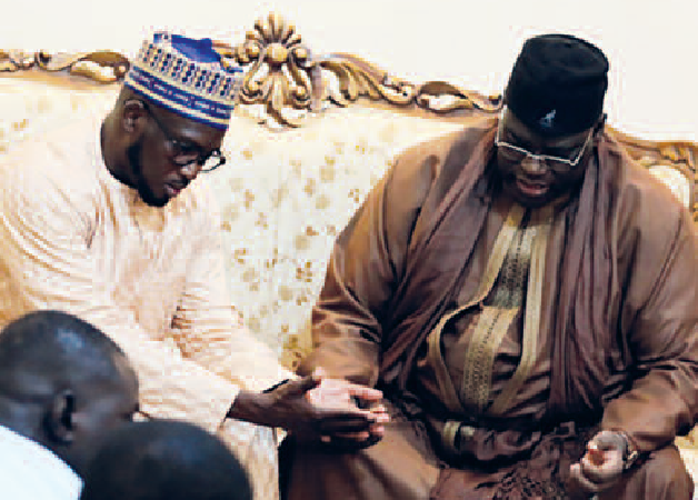 Magal et Solidarité : Serigne Bassirou Mbacke Khadim Awa Bâ offre 5 millions FCFA pour la mosquée de Tivaouane
