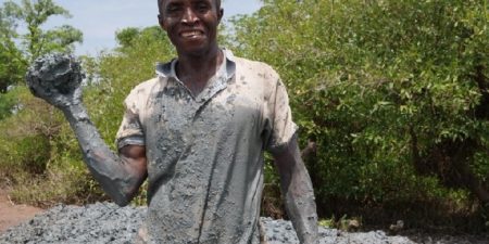 Histoire motivante de la FAO : En Guinée-Bissau, la reconstruction de digues est une source de nouveaux revenus