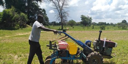 Agriculture-Sur la route de la hausse des rendements : La mécanisation agricole dope la production et les revenus des petits exploitants en Zambie (FAO)